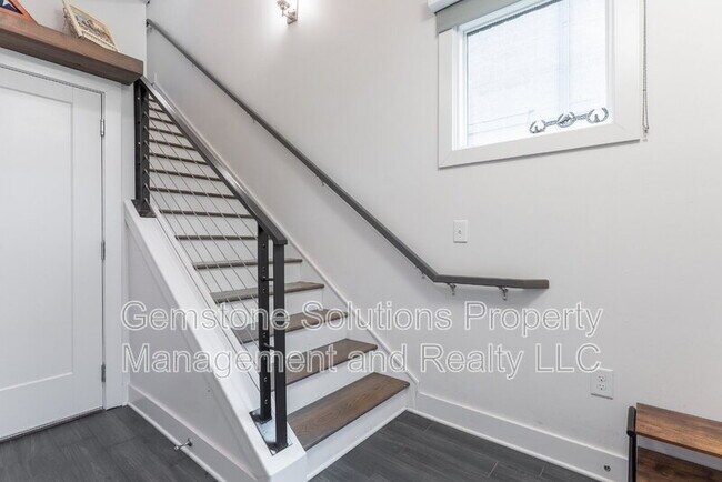 Building Photo - 815 Melpark Ct