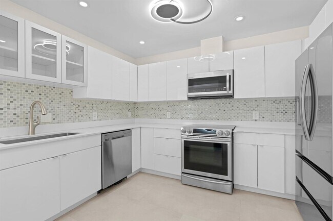 Building Photo - Southeast 7th Avenue, Pompano Beach, FL 33060 - 3 BR 3 BA house