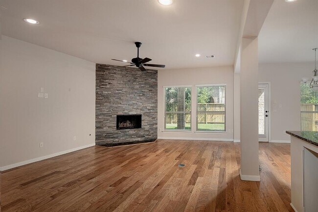 Building Photo - 8858 Van Allen Dr