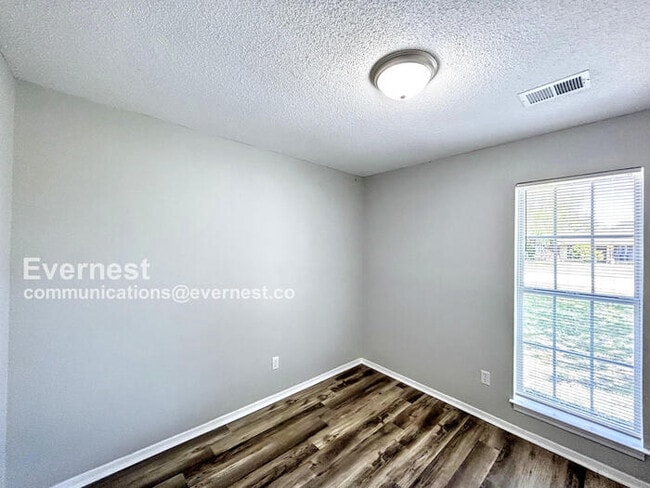 Building Photo - 6205 Somerset Cove