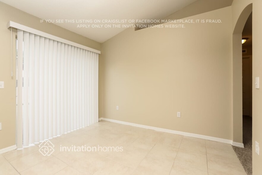 Building Photo - 2304 Kingscrest Cir
