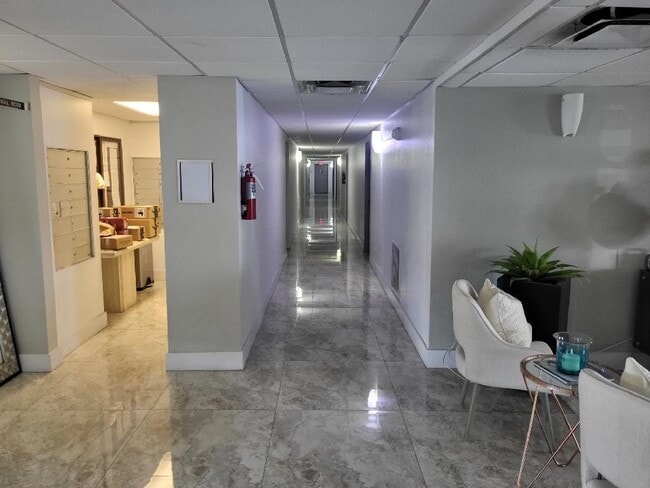 Building Photo - 550 Bayshore Dr