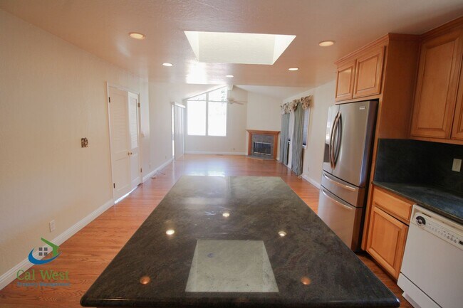 Building Photo - $4895 - Large beautiful 3/2 Home located i...