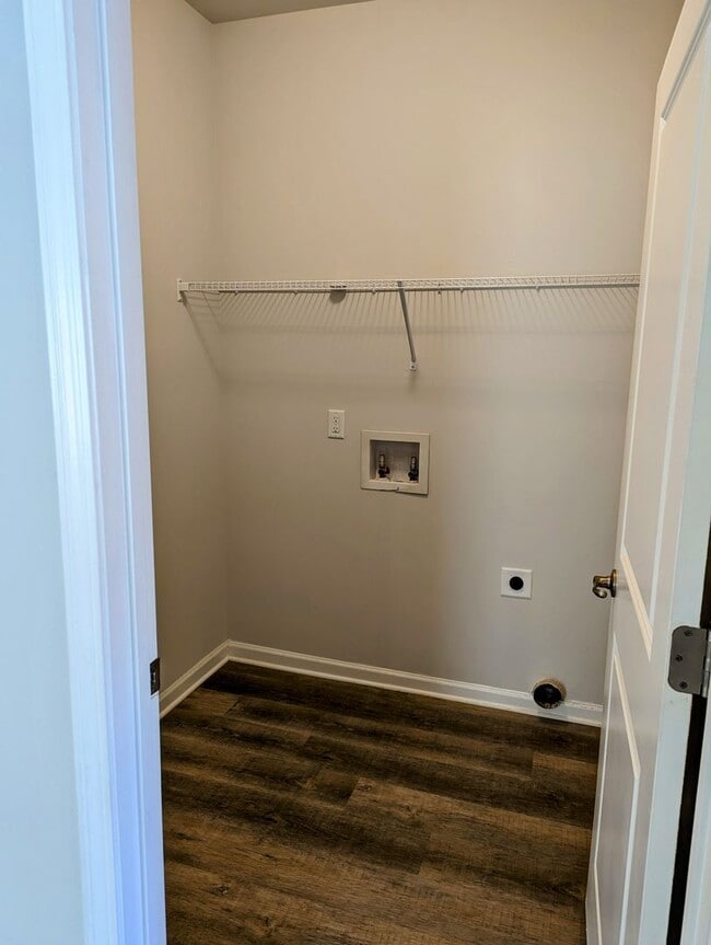 Building Photo - *Rent Special* Gorgeous Newer Constuction ...
