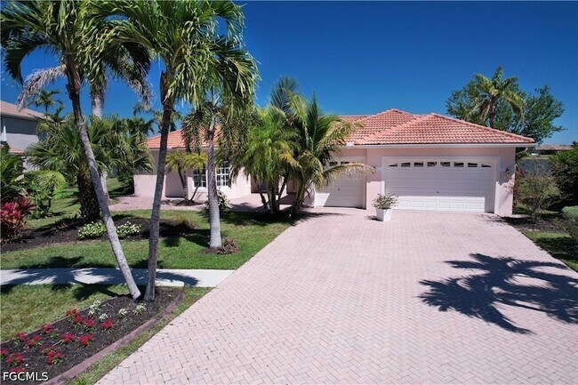 Building Photo - 2202 Grove Dr