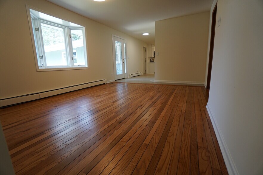 Building Photo - 28W383 Behrs Circle Dr S