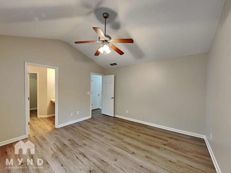 Building Photo - 323 Rosemont Ct