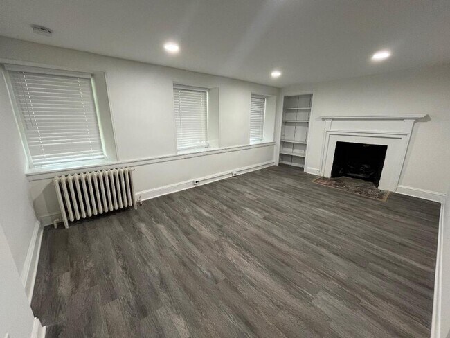Building Photo - 4 E Germantown Pike