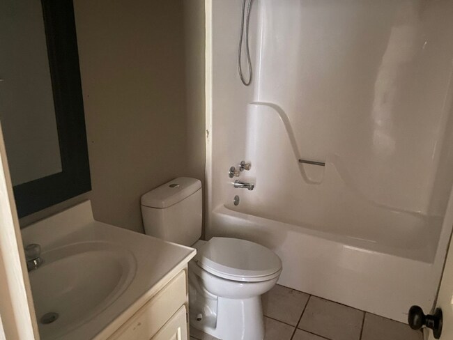 Building Photo - 3 BD/3BA