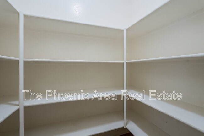 Building Photo - 43476 Caven Dr