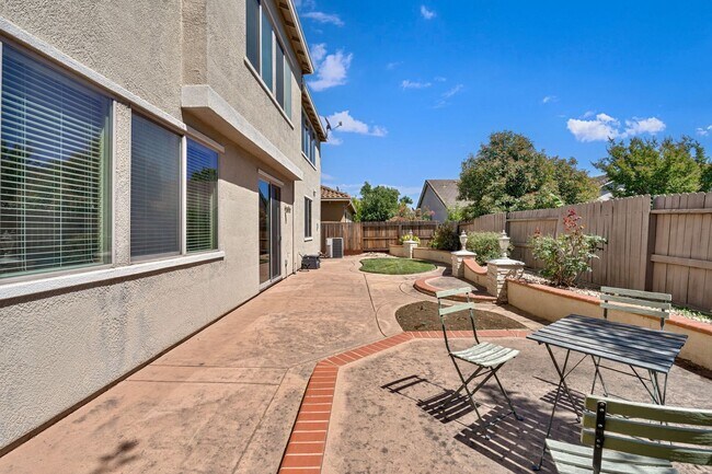 Building Photo - 9952 Spring View Way