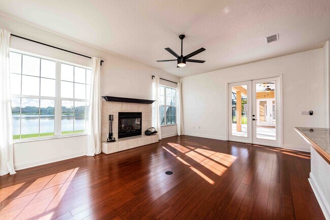 Building Photo - St. Cloud 4 Bedroom, 4 Bathroom Pool Home with Lake View