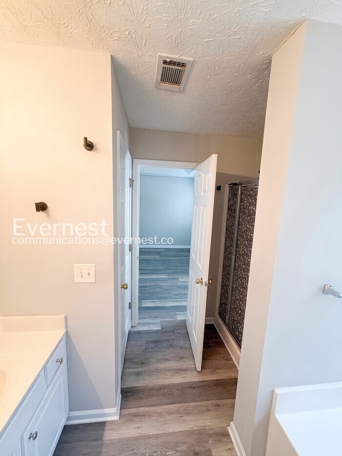 Building Photo - 849 Creek Cove Way