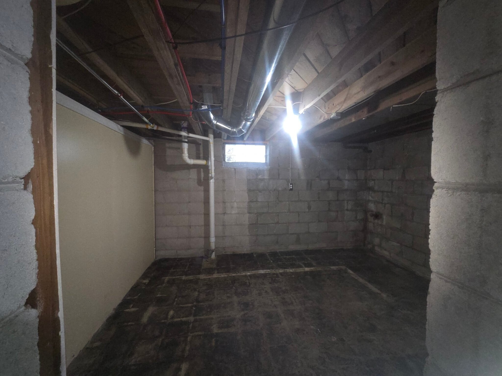 Building Photo - 18699 Shaftsbury Ave