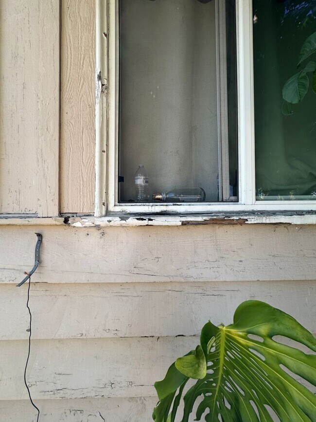 Building Photo - La Habra Duplex
