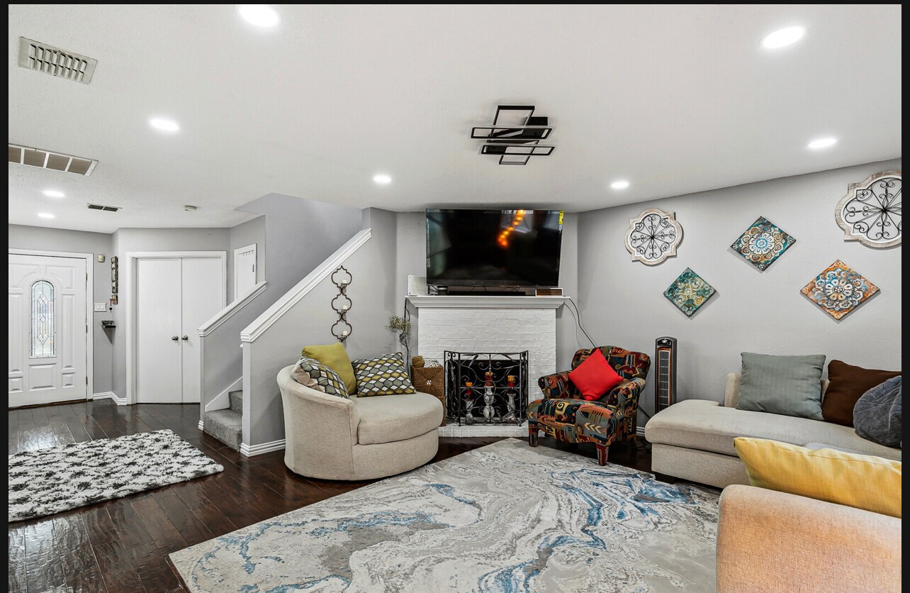 Building Photo - 2453 Graystone Dr