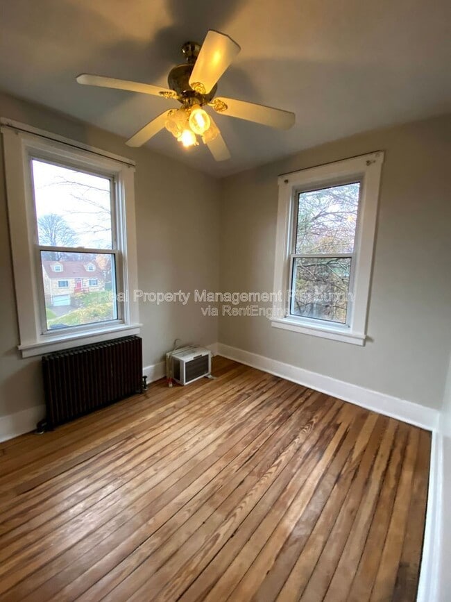 Building Photo - 318 Kaercher St