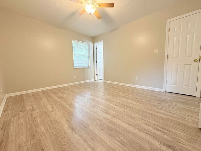 Building Photo - 1840 Devra Dr