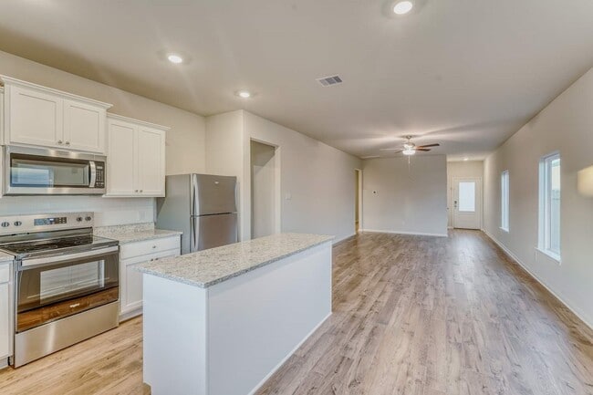 Building Photo - 8204 Burnt Orchid Dr