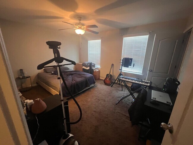 Building Photo - 1934 Ann Arbor Ave