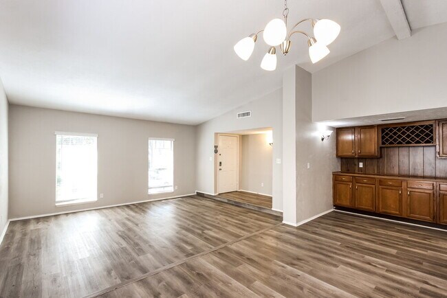 Building Photo - 2929 Fern Glen Dr