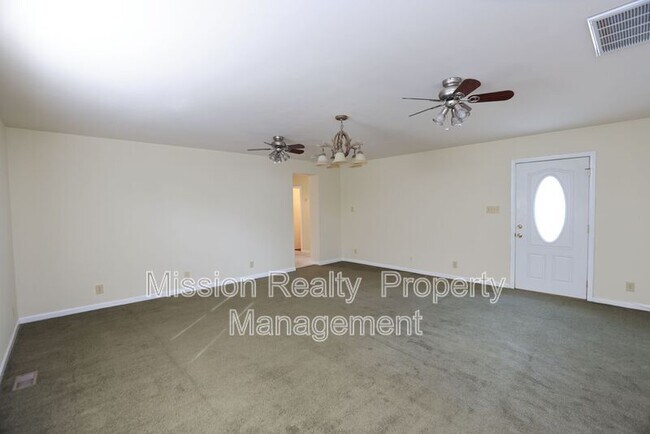 Building Photo - 8707 Mapleton Rd