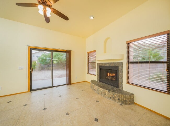 Building Photo - Beautiful Spacious NW home