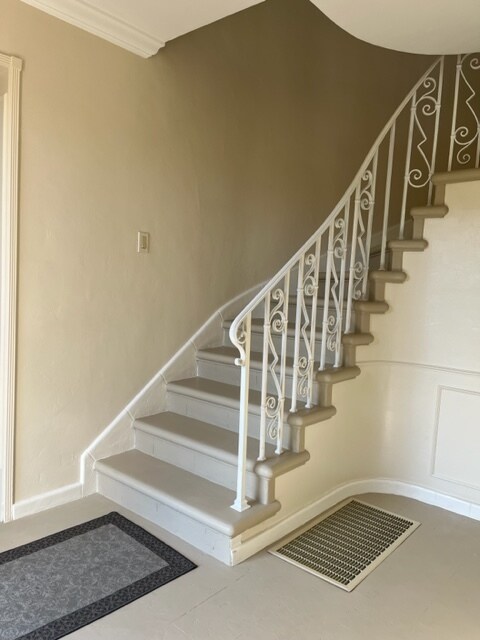 Building Photo - 8967 St Ives Dr