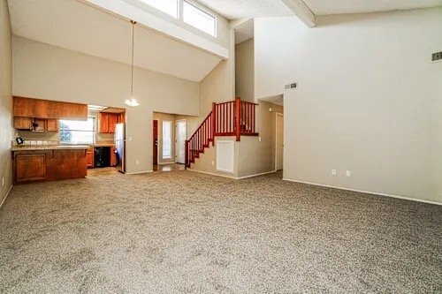 Building Photo - 1350 Northview Dr