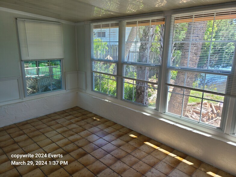 Building Photo - 13972 W Ozello Trl