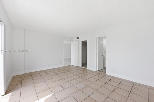 Building Photo - 2520 N Andrews Ave