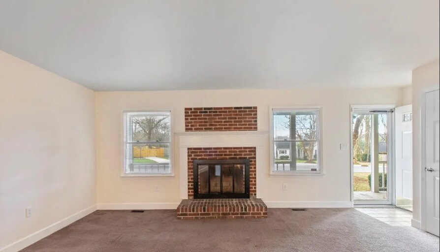 Building Photo - 1227 Rollins Ave