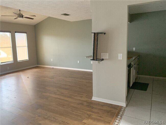 Building Photo - 10972 W Cove Harbor Dr