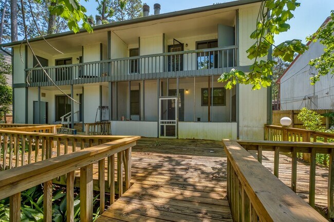Building Photo - 2956 Woodrich Dr