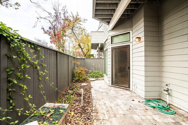 Building Photo - One-Of-A-Kind, Completely Remodeled 2 Bed ...