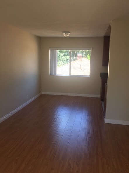 Building Photo - 5015 Kester Ave