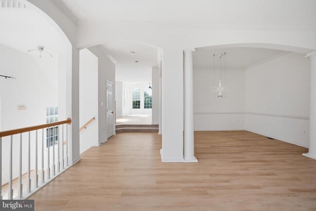 Building Photo - 44094 Saxony Terrace