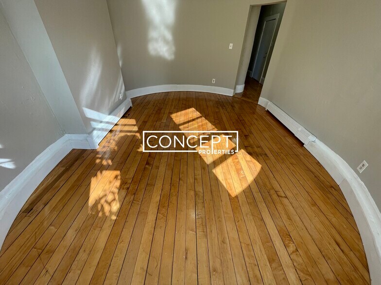 Building Photo - 270 Bowdoin St