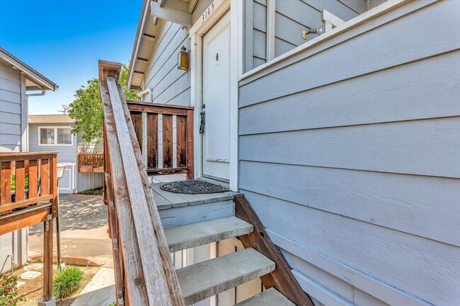 Building Photo - 3145 Shofner Pl