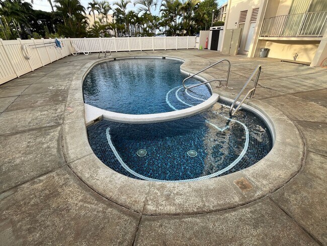 Building Photo - Pearl Ridge Gardens & Tower (Aiea) - 1 bedroom, 1 parking, swimming pool, and AC