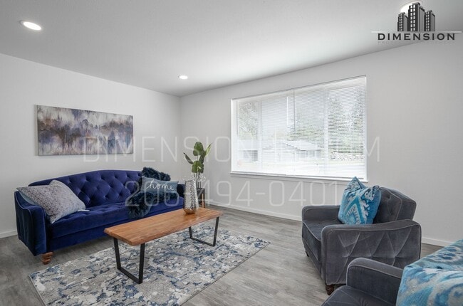 Building Photo - Modern & Updated 2-Bedroom, 1-Bath Duplex ...