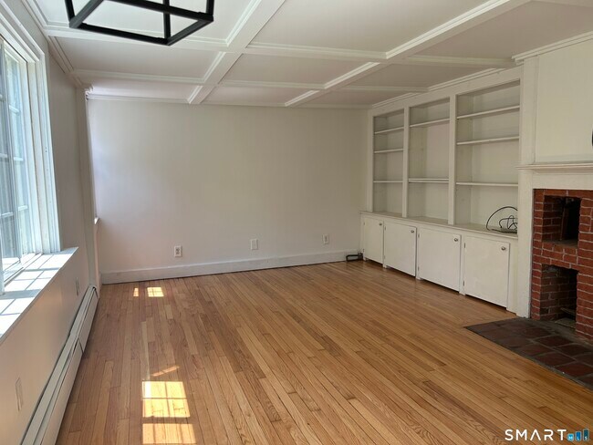 Building Photo - 957 Palisado Ave