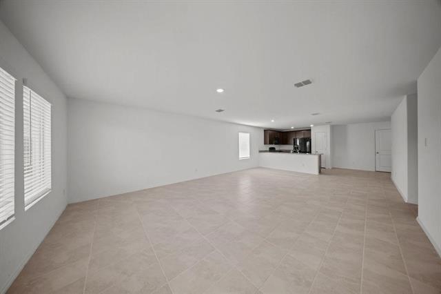 Building Photo - 2402 Mobile St