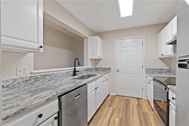 Building Photo - 6104 Waldrop Pl