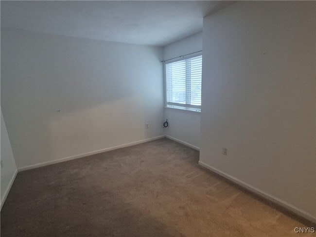 Building Photo - 100 Midlake Cir