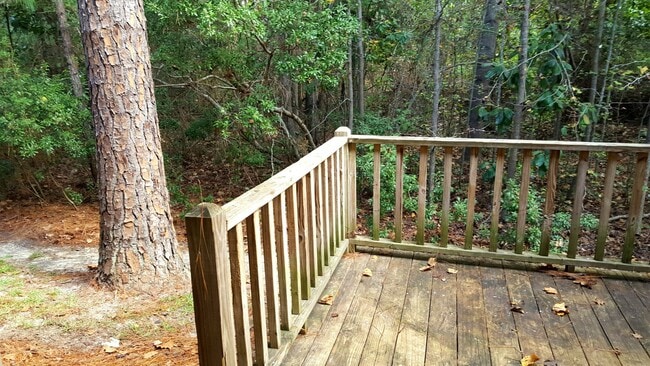 Building Photo - 410 S College St