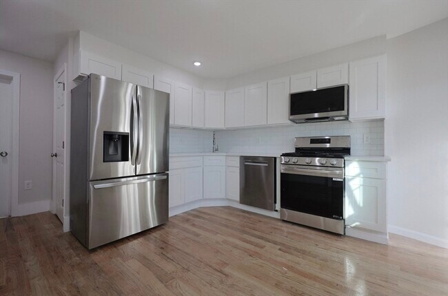 Building Photo - 3 Appian Pl