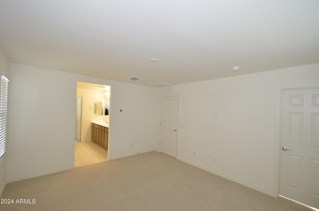 Building Photo - 1306 W Sparrow Dr