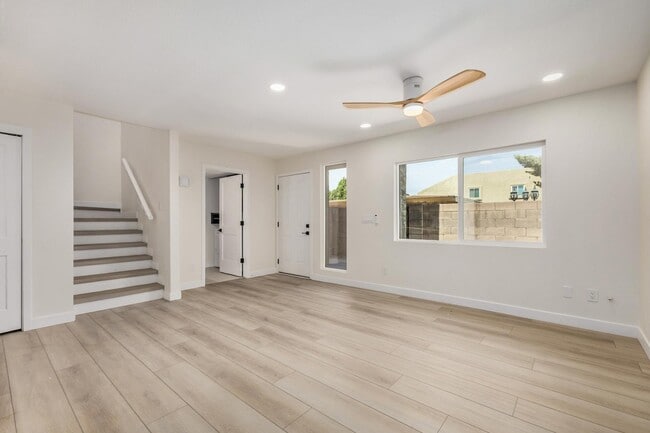 Building Photo - 222 W Brown Rd