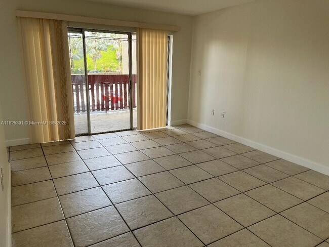 Building Photo - 10651 SW 108th Ave